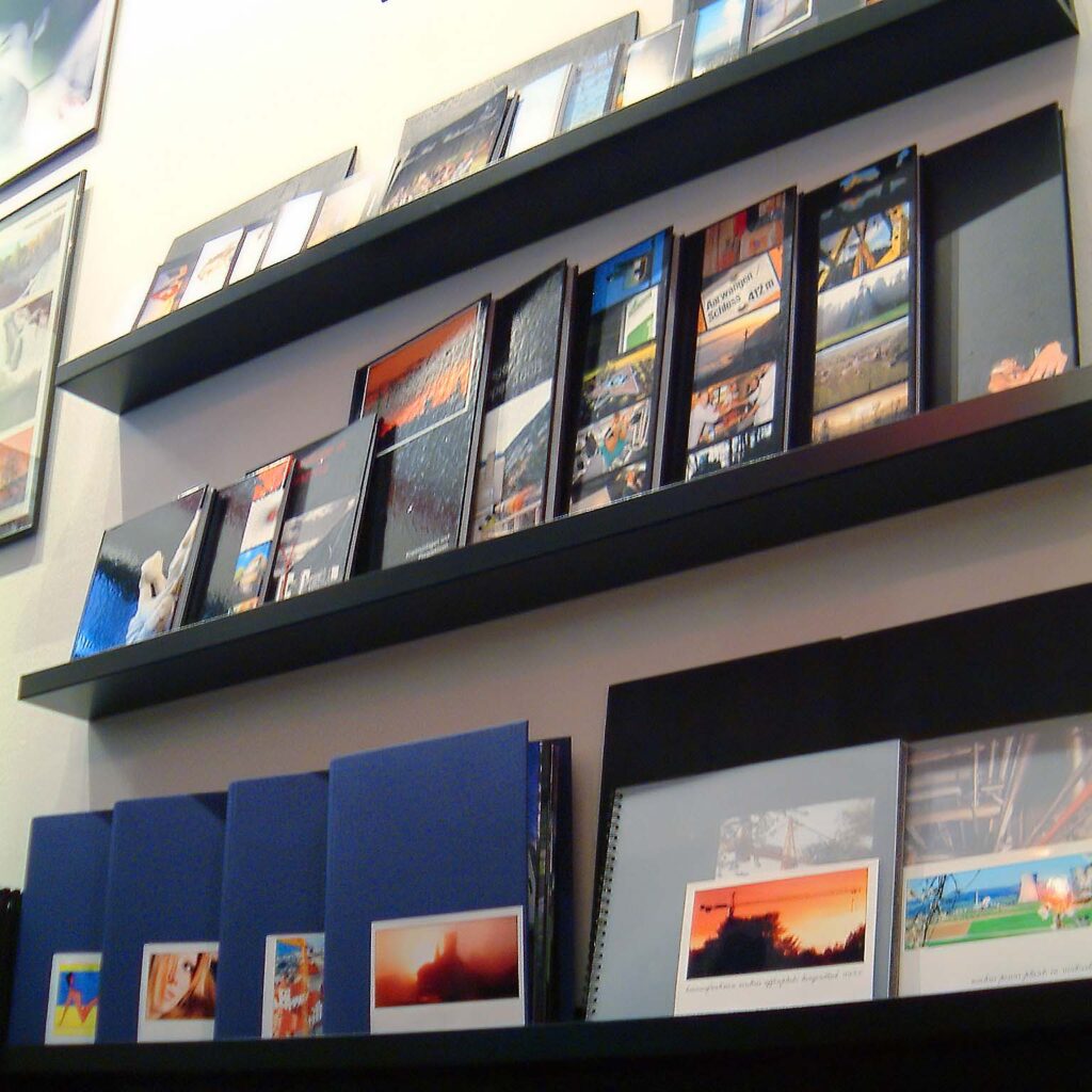 Fotobücher von Hochzeitsfotograf fotohaefeli.com an der jurastrasse 28 in Aarwangen.