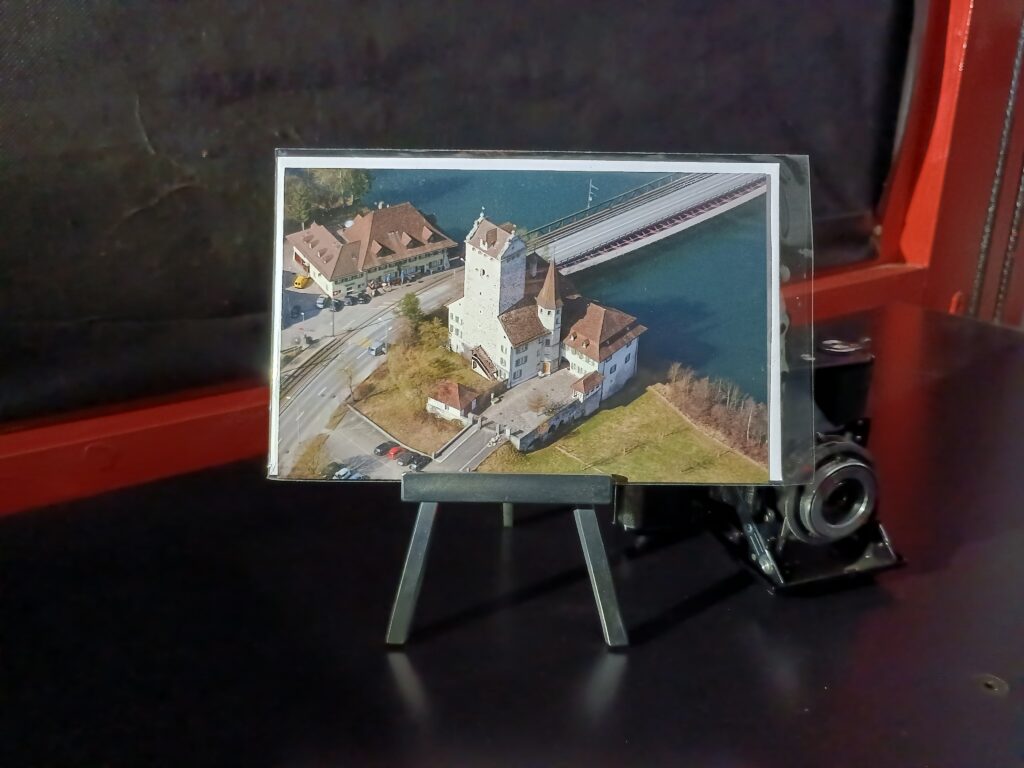 Luftbild Schloss mit aarebrücke und aare aarwangen