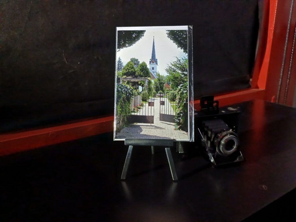 Kirche Aarwangen mit Friedhofseingang