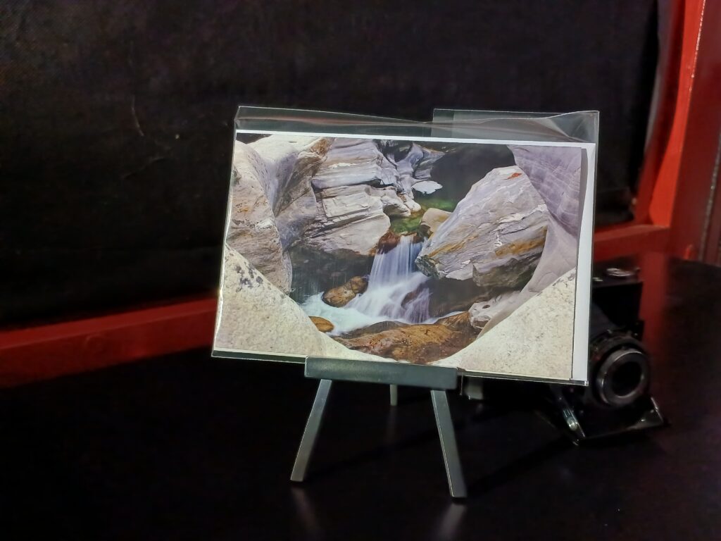 die verzasca unterhalb der berühmten ponte dei salti römerbrücke bei lavertezzo im tessin